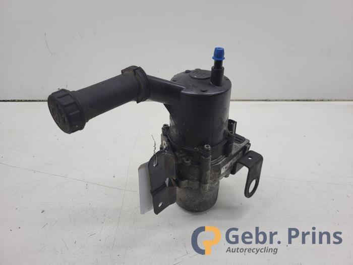 Gebruikte Pomp Servo Citroen C4 Berline (NC) 1.6 16V VTi Prijs € 200,00 Margeregeling aangeboden door Autorec. Gebr. Prins b.v.