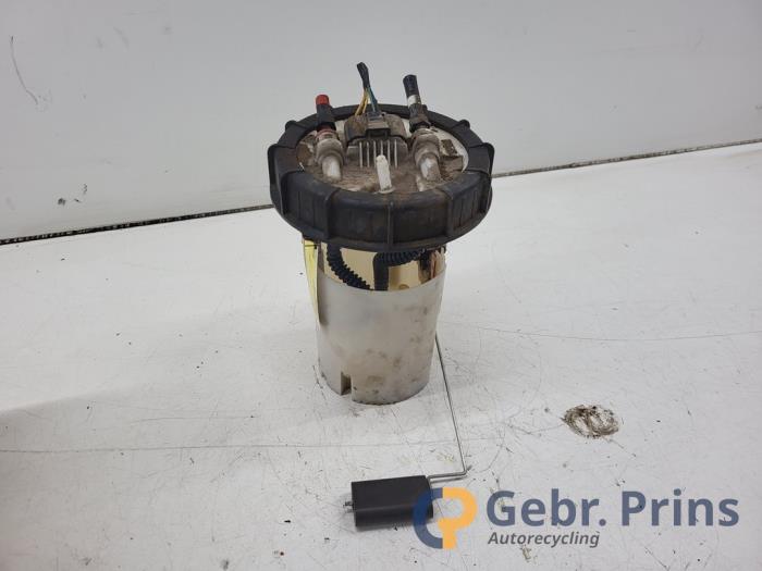 Gebruikte Tank element Pomp Ford Focus 3 Wagon 1.6 TDCi ECOnetic Prijs € 40,00 Margeregeling aangeboden door Autorec. Gebr. Prins b.v.