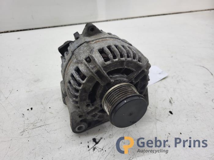 Gebruikte Dynamo Renault Twingo II (CN) 1.5 dCi 90 FAP Prijs € 35,00 Margeregeling aangeboden door Autorec. Gebr. Prins b.v.
