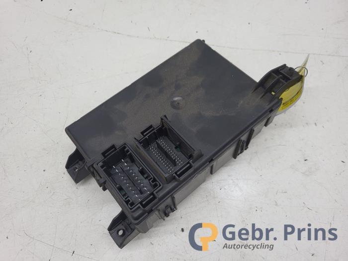 Zekeringkast van een Opel Corsa D 1.4 16V Twinport 2010