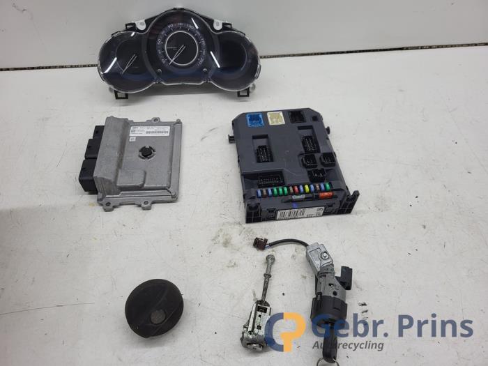 Gebruikte Kontaktslot + computer Citroen C3 (SC) 1.2 VTi 82 12V Prijs € 125,00 Margeregeling aangeboden door Autorec. Gebr. Prins b.v.