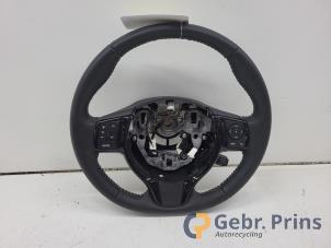 Gebruikte Stuurwiel Toyota Yaris III (P13) 1.5 16V Hybrid Prijs € 100,00 Margeregeling aangeboden door Autorec. Gebr. Prins b.v.