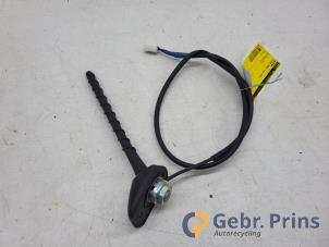 Gebruikte Antenne Toyota Yaris III (P13) 1.5 16V Hybrid Prijs € 20,00 Margeregeling aangeboden door Autorec. Gebr. Prins b.v.