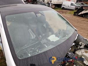 Gebruikte Voorruit Tesla Model Y (5YJY) RWD Prijs € 400,00 Margeregeling aangeboden door Autorec. Gebr. Prins b.v.