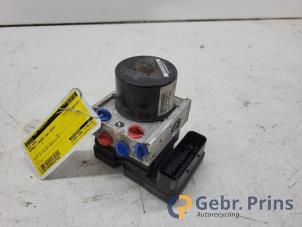 Gebruikte ABS Pomp Renault Twingo II (CN) 1.2 16V Prijs € 40,00 Margeregeling aangeboden door Autorec. Gebr. Prins b.v.