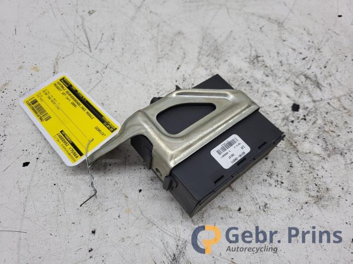 Gebruikte Deur module Peugeot 107 1.0 12V Prijs € 20,00 Margeregeling aangeboden door Autorec. Gebr. Prins b.v.
