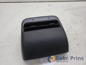 Gebruikte Luchtrooster achter Tesla Model Y (5YJY) RWD Prijs € 50,00 Margeregeling aangeboden door Autorec. Gebr. Prins b.v.