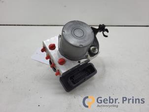 Gebruikte ABS Pomp Tesla Model Y (5YJY) RWD Prijs € 100,00 Margeregeling aangeboden door Autorec. Gebr. Prins b.v.