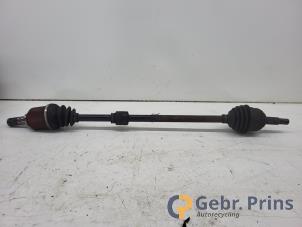 Gebruikte Steekas rechts-voor Nissan Micra (K12) 1.2 16V Prijs € 35,00 Margeregeling aangeboden door Autorec. Gebr. Prins b.v.