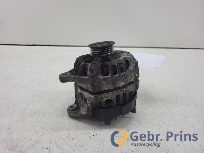 Gebruikte Dynamo Nissan Micra (K12) 1.2 16V Prijs € 35,00 Margeregeling aangeboden door Autorec. Gebr. Prins b.v.