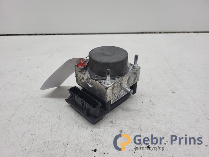 Gebruikte ABS Pomp Nissan Micra (K12) 1.2 16V Prijs € 40,00 Margeregeling aangeboden door Autorec. Gebr. Prins b.v.