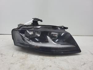 Gebruikte Koplamp rechts Audi A4 (B8) 1.8 TFSI 16V Prijs € 200,00 Margeregeling aangeboden door Autorec. Gebr. Prins b.v.