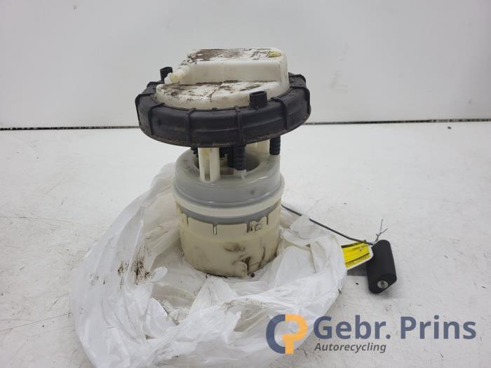 Gebruikte Tank element Pomp Peugeot 206 (2A/C/H/J/S) 1.4 XR,XS,XT,Gentry Prijs € 30,00 Margeregeling aangeboden door Autorec. Gebr. Prins b.v.