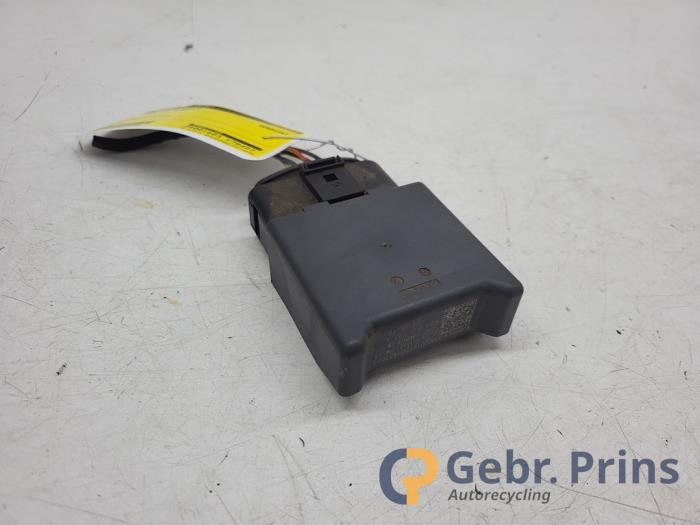 Gebruikte Brandstofpomp module Volkswagen Polo VI (AW1) 1.0 TSI 12V Prijs € 20,00 Margeregeling aangeboden door Autorec. Gebr. Prins b.v.
