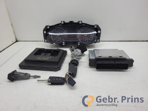 Gebruikte Contactslot + computer Volkswagen Polo VI (AW1) 1.0 TSI 12V Prijs € 300,00 Margeregeling aangeboden door Autorec. Gebr. Prins b.v.