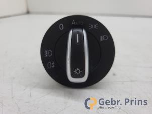 Gebruikte Licht Schakelaar Volkswagen Scirocco (137/13AD) 1.4 TSI 160 16V Prijs € 20,00 Margeregeling aangeboden door Autorec. Gebr. Prins b.v.