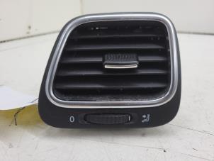 Gebruikte Luchtrooster Dashboard Volkswagen Scirocco (137/13AD) 1.4 TSI 160 16V Prijs € 10,00 Margeregeling aangeboden door Autorec. Gebr. Prins b.v.