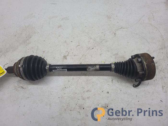 Gebruikte Aandrijfas links-voor Volkswagen Scirocco (137/13AD) 1.4 TSI 160 16V Prijs € 50,00 Margeregeling aangeboden door Autorec. Gebr. Prins b.v.