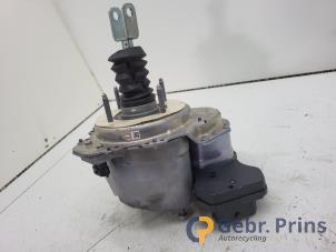 Gebruikte Rembooster Tesla Model Y (5YJY) RWD Prijs € 200,00 Margeregeling aangeboden door Autorec. Gebr. Prins b.v.