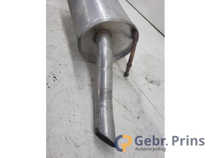 Uitlaat Einddemper van een Toyota Yaris (P1) 1.0 16V VVT-i 2001