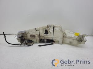 Gebruikte Ruitensproeiertank voor Audi A6 Avant (C6) 3.0 TDI V6 24V Quattro Prijs € 35,00 Margeregeling aangeboden door Autorec. Gebr. Prins b.v.