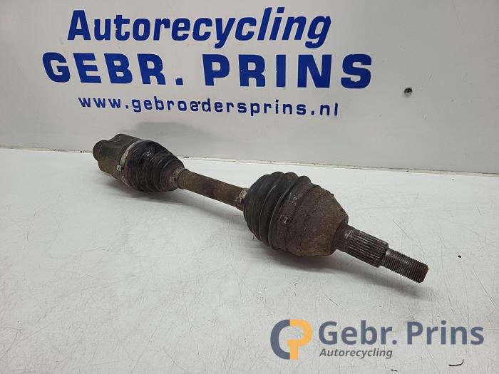 Gebruikte Steekas rechts-voor Opel Antara (LA6) 2.0 CDTI 16V 4x4 Prijs € 50,00 Margeregeling aangeboden door Autorec. Gebr. Prins b.v.