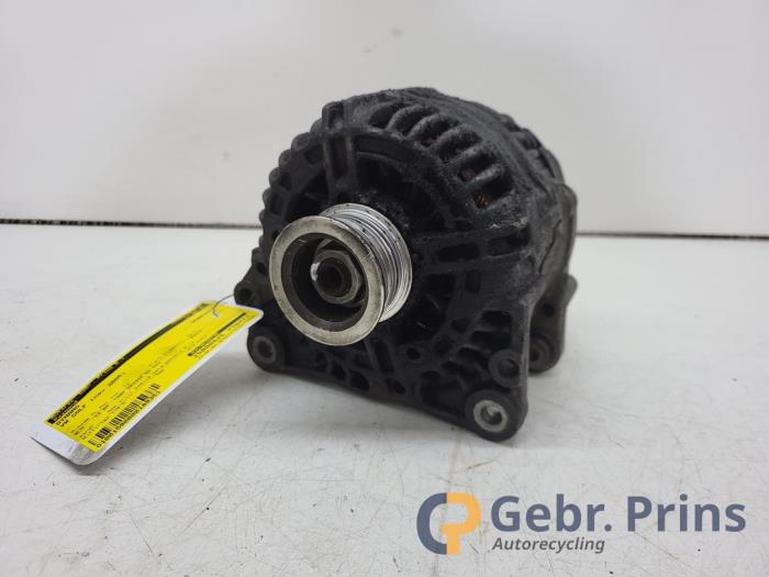 Gebruikte Dynamo Volkswagen Golf V (1K1) 1.4 FSI 16V Prijs € 35,00 Margeregeling aangeboden door Autorec. Gebr. Prins b.v.