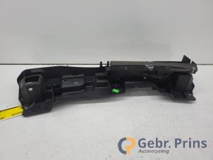 Gebruikte Grille Houder Citroen C1 1.0 Vti 68 12V Prijs € 50,00 Margeregeling aangeboden door Autorec. Gebr. Prins b.v.