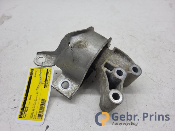 Gebruikte Motorrubber Fiat Panda (169) 1.2, Classic Prijs € 20,00 Margeregeling aangeboden door Autorec. Gebr. Prins b.v.