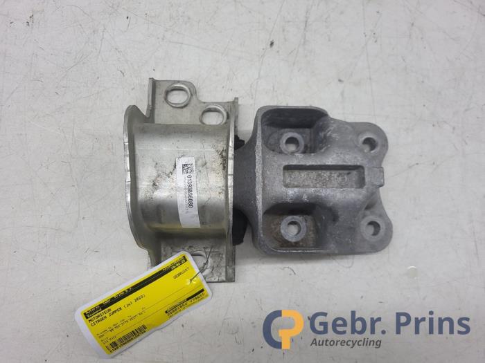 Gebruikte Motorsteun Citroen Jumper (U9) 2.2 Blue HDi 165 Prijs € 36,30 Inclusief btw aangeboden door Autorec. Gebr. Prins b.v.