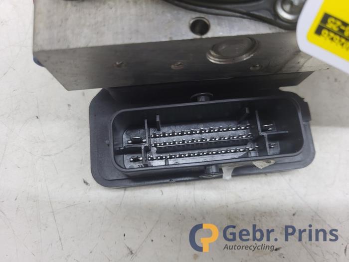 ABS Pomp van een Citroën Jumper (U9) 2.2 Blue HDi 165 2023
