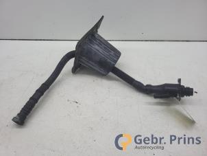 Gebruikte Vulpijp ad-blue tank Citroen Jumper (U9) 2.2 Blue HDi 165 Prijs € 60,50 Inclusief btw aangeboden door Autorec. Gebr. Prins b.v.