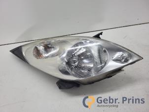 Gebruikte Koplamp rechts Chevrolet Spark (M300) 1.0 16V Bifuel Prijs € 60,00 Margeregeling aangeboden door Autorec. Gebr. Prins b.v.