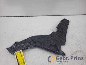 Gebruikte Bumpersteun links-achter Audi E-tron (GEN) 50 quattro Prijs € 10,00 Margeregeling aangeboden door Autorec. Gebr. Prins b.v.