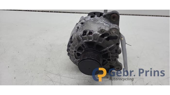 Gebruikte Alternator Volkswagen Golf V (1K1) 1.9 TDI Prijs € 40,00 Margeregeling aangeboden door Autorec. Gebr. Prins b.v.