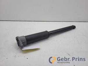 Gebruikte Schokbreker rechts-achter Mercedes E (W213) E-220d 2.0 Turbo 16V Prijs € 40,00 Margeregeling aangeboden door Autorec. Gebr. Prins b.v.