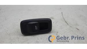 Gebruikte Raam schakelaar elektrisch Ford Transit 2.0 TDCi 16V Eco Blue 130 Prijs € 18,15 Inclusief btw aangeboden door Autorec. Gebr. Prins b.v.