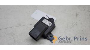 Gebruikte Relais Voorgloei Peugeot 208 I (CA/CC/CK/CL) 1.6 Blue HDi 100 Prijs € 20,00 Margeregeling aangeboden door Autorec. Gebr. Prins b.v.