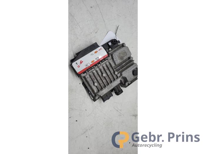 Start/Stop computer van een Peugeot 208 I (CA/CC/CK/CL) 1.6 Blue HDi 100 2015