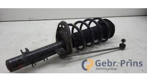 Gebruikte Mac Phersonpoot rechts-voor Peugeot 208 I (CA/CC/CK/CL) 1.6 Blue HDi 100 Prijs € 40,00 Margeregeling aangeboden door Autorec. Gebr. Prins b.v.