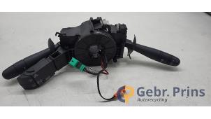 Gebruikte Licht + Raw Schakelaar Renault Trafic New (FL) 2.0 dCi 16V 90 Prijs € 42,35 Inclusief btw aangeboden door Autorec. Gebr. Prins b.v.