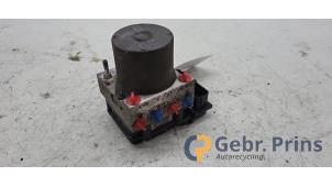 Gebruikte ABS Pomp Renault Trafic New (FL) 2.0 dCi 16V 90 Prijs € 121,00 Inclusief btw aangeboden door Autorec. Gebr. Prins b.v.