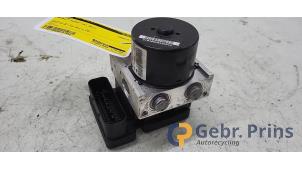Gebruikte ABS Pomp Renault Twingo II (CN) 1.2 16V Prijs € 40,00 Margeregeling aangeboden door Autorec. Gebr. Prins b.v.