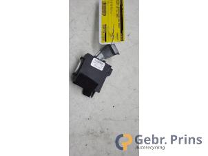 Gebruikte Deur module Peugeot 107 1.0 12V Prijs € 20,00 Margeregeling aangeboden door Autorec. Gebr. Prins b.v.