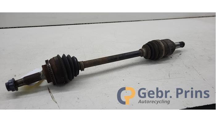 Gebruikte Aandrijfas links-voor Toyota Yaris (P1) 1.3 16V VVT-i Prijs € 25,00 Margeregeling aangeboden door Autorec. Gebr. Prins b.v.