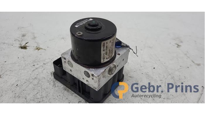 Gebruikte ABS Pomp Volvo V50 (MW) 1.8 16V Prijs € 50,00 Margeregeling aangeboden door Autorec. Gebr. Prins b.v.