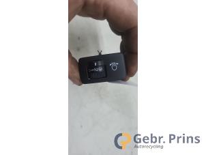 Gebruikte Schakelaar Koplamp Ihv Honda Civic (FA/FD) 1.3 Hybrid Prijs € 20,00 Margeregeling aangeboden door Autorec. Gebr. Prins b.v.