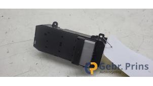 Gebruikte Raam schakelaar elektrisch Honda Civic (FA/FD) 1.3 Hybrid Prijs € 30,00 Margeregeling aangeboden door Autorec. Gebr. Prins b.v.