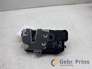 Gebruikte Slotmechaniek Portier 4Deurs rechts-voor Ford Puma 1.0 Ti-VCT EcoBoost mHEV 12V Prijs € 30,00 Margeregeling aangeboden door Autorec. Gebr. Prins b.v.
