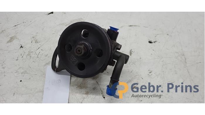 Gebruikte Pomp Servo Chevrolet Matiz (M200) 1.0 Prijs € 30,00 Margeregeling aangeboden door Autorec. Gebr. Prins b.v.